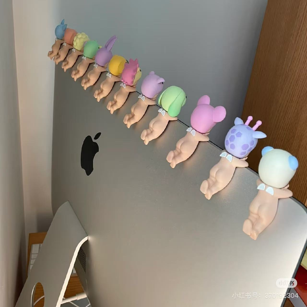 صندوق مفاجآت ميني فيجرز بتصميم - مراجعة Phone Accessories Doll وسعره